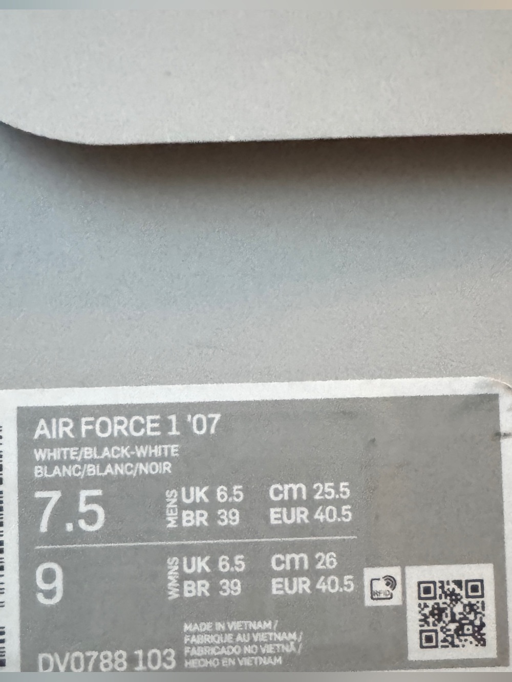 Nike Air Force 1 '07 White and Black - Picture 3 of 6